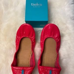 Ballet Flats Size 9 / Tieks by Gavrieli / Color: Razzleberry (Red Pink)